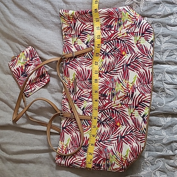 Nine West purse with coin purse. - Picture 6 of 10